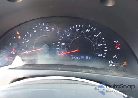 2010 Toyota Camry Se/Le/Xle z USA, uszkodzony, nr VIN 4T1BF3EK7AU106003